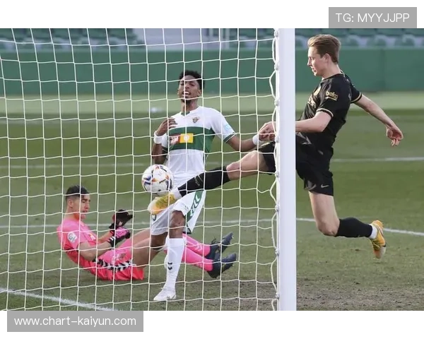 巴萨击败埃尔切亚马尔破门后调整庆祝动作引发外界热议 巴萨击败埃尔切亚马尔破门后调整庆祝动作引发外界热议